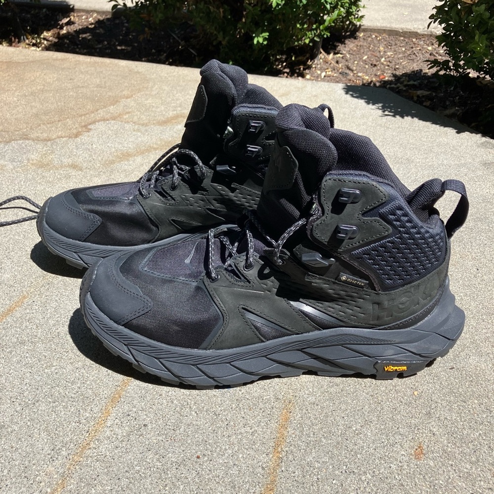 HOKA Men’s Anacapa 1 Mid GTX Black Shoes New in Box
